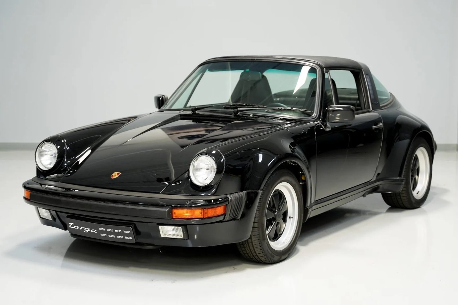 1986 Porsche 911 Carrera Targa